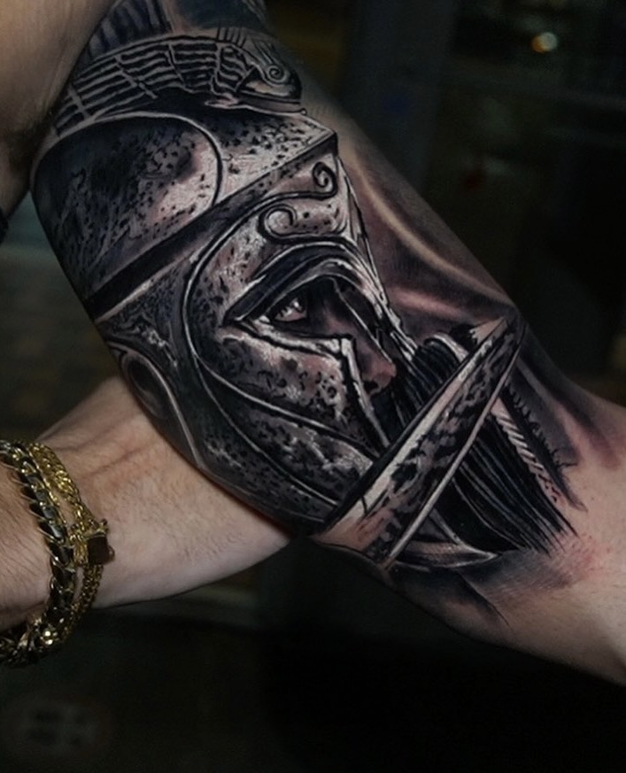 Spartan &mdash; armor and steel realism